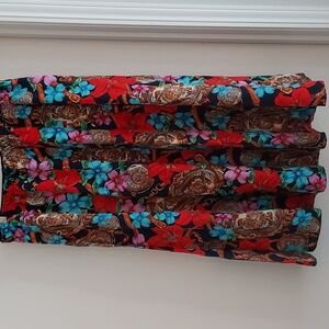 Beautiful silk fly away 8 panel skirt XL